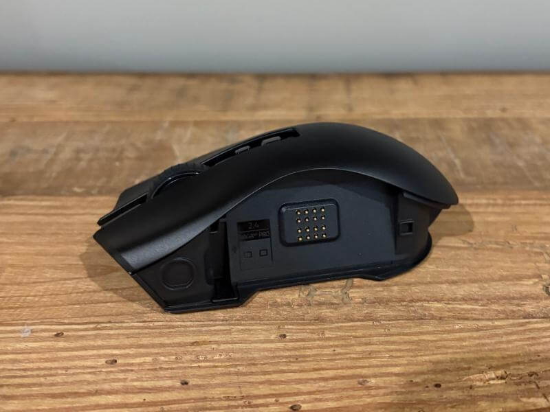 Razer Naga V2 Pro Review – The Ultimate Customisable Gaming Mouse for MMO and Beyond 4 razer nage v2 pro review2 Razer Naga V2 Pro Review – The Ultimate Customisable Gaming Mouse for MMO and Beyond