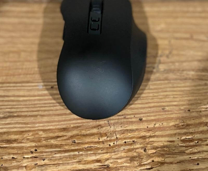 Razer Naga V2 Pro Review – The Ultimate Customisable Gaming Mouse for MMO and Beyond 6 razer nage v2 pro review5 Razer Naga V2 Pro Review – The Ultimate Customisable Gaming Mouse for MMO and Beyond