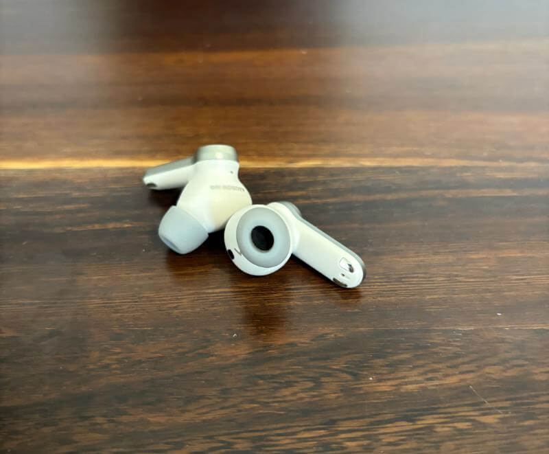 Amiron 100 Earbuds Review: Precision Audio in a Compact Package 9 beyerdynamic amiron 100 review8 Amiron 100 Earbuds Review: Precision Audio in a Compact Package
