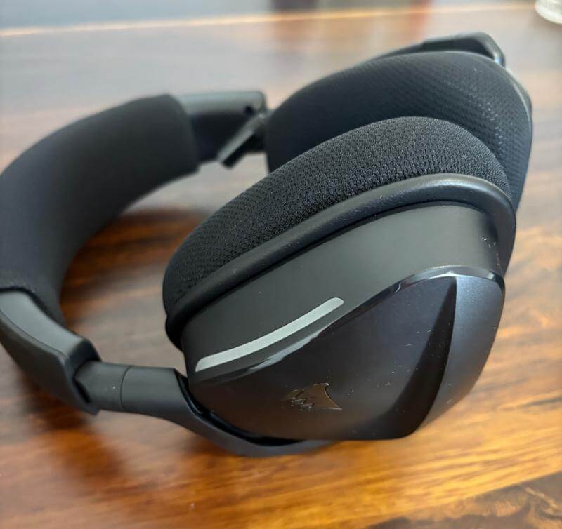 Corsair Void Wireless v2 Gaming Headset Review: Immersive Sound Meets Everyday Versatility 11 corsair void wireless v2 review 10 Corsair Void Wireless v2 Gaming Headset Review: Immersive Sound Meets Everyday Versatility