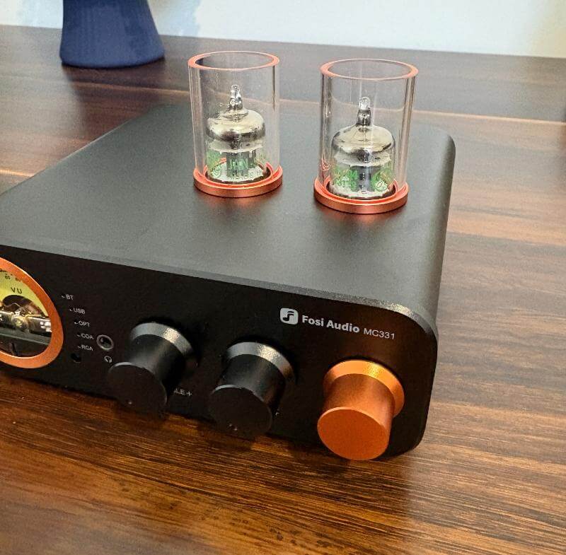 Fosi MC331 Review: A Compact Tube Amp with Retro Style and Modern Versatility 5 fosi mc331 review4 Fosi MC331 Review: A Compact Tube Amp with Retro Style and Modern Versatility