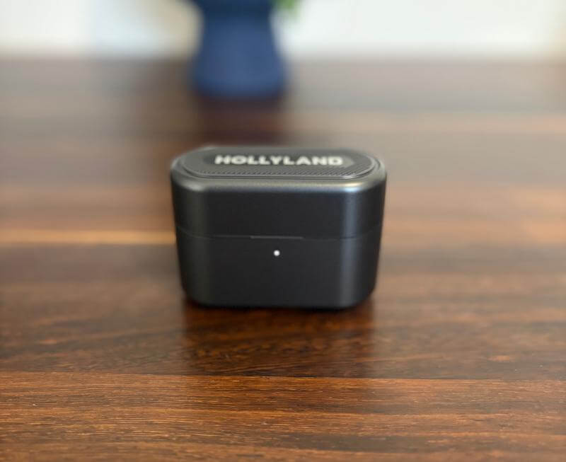 Hollyland LARK M2S Wireless Microphone Review - Effortless Audio Anywhere 3 hollyland lark m2s review2 Hollyland LARK M2S Wireless Microphone Review - Effortless Audio Anywhere