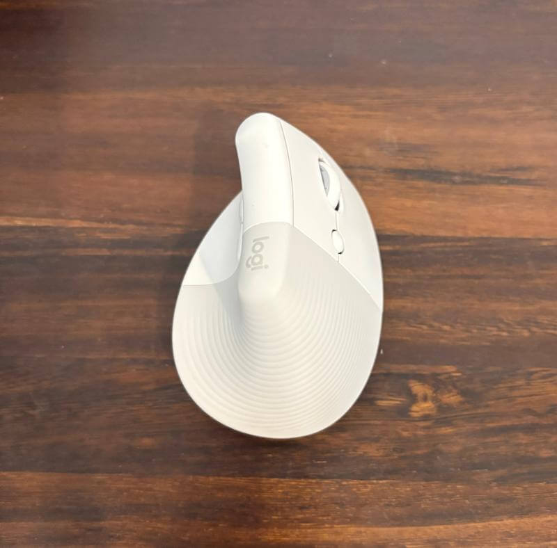 Logitech Lift Review – Comfort-First Design for Healthier Workdays 4 logitech mx vertical review photos3 Logitech Lift Review – Comfort-First Design for Healthier Workdays