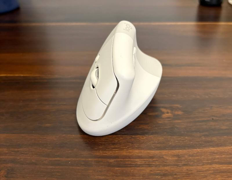 Logitech Lift Review – Comfort-First Design for Healthier Workdays 6 logitech mx vertical review photos5 Logitech Lift Review – Comfort-First Design for Healthier Workdays