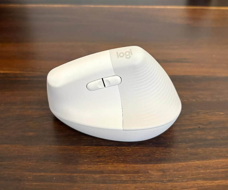 Logitech Lift Review – Comfort-First Design for Healthier Workdays 7 logitech mx vertical review photos6 Logitech Lift Review – Comfort-First Design for Healthier Workdays