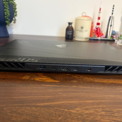 aprus 2025 laptop review4 Gigabyte AORUS 15 BKG (2024) Review: A Smart Gaming Powerhouse Driven by AI