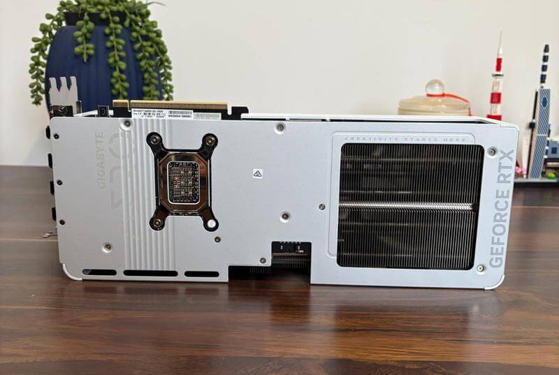edited gigabyte aero 5070 ti review5 Gigabyte RTX 5070 Ti AERO OC 16GB Review – A Sleek Powerhouse for White-Themed Rigs