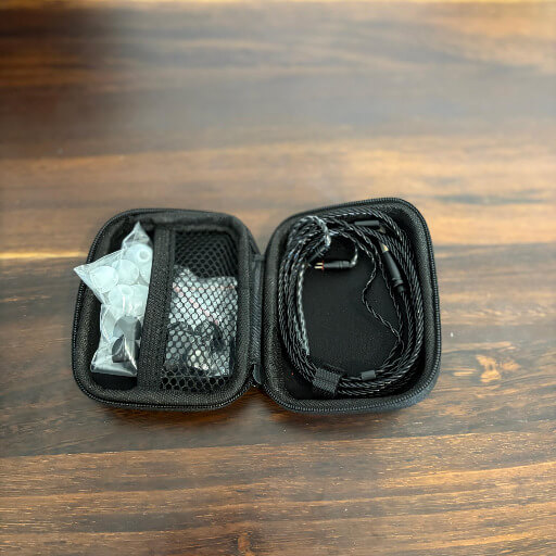 Kiwi Ears Airoso Review: A Lightweight IEM with a Spacious, Smooth Sound 6 kiwi ears airoso review5 Kiwi Ears Airoso Review: A Lightweight IEM with a Spacious, Smooth Sound