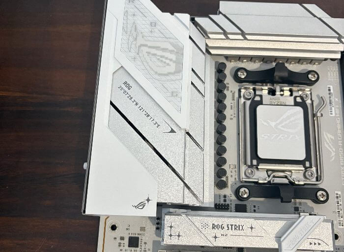 ASUS ROG Strix B850-A Gaming WiFi Review: A White Themed Powerhouse for AM5 Builds 8 asus rog strix b850 a gaming wifi review2 ASUS ROG Strix B850-A Gaming WiFi Review: A White Themed Powerhouse for AM5 Builds