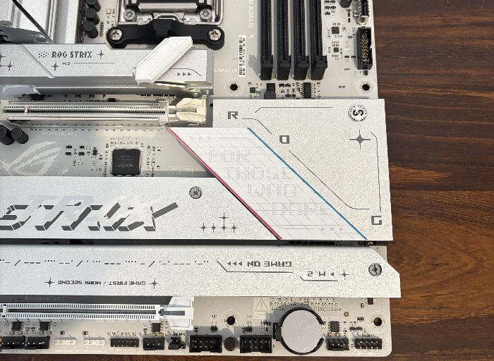 ASUS ROG Strix B850-A Gaming WiFi Review: A White Themed Powerhouse for AM5 Builds 5 asus rog strix b850 a gaming wifi review5 ASUS ROG Strix B850-A Gaming WiFi Review: A White Themed Powerhouse for AM5 Builds