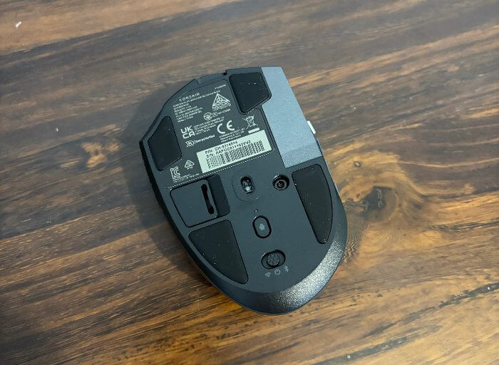 Corsair Scimitar Elite Wireless SE Review: A Feature-Rich MMO Mouse for Serious Players 9 corsair scimitar se review8 Corsair Scimitar Elite Wireless SE Review: A Feature-Rich MMO Mouse for Serious Players