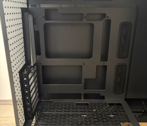 12C869A6 2155 4323 B12B E90FE27B8BA3 1 105 c Fractal Design Epoch XL Review: Clean Design, Big Compatibility and Excellent Airflow