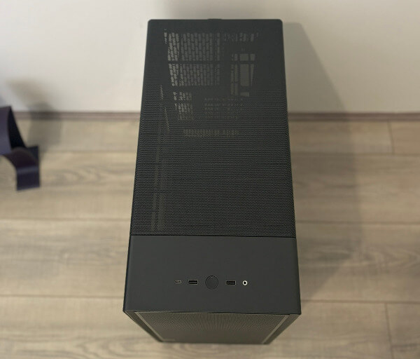 5DE8D707 0F01 4007 A3F8 C87152BD5C30 1 102 a Fractal Design Epoch XL Review: Clean Design, Big Compatibility and Excellent Airflow