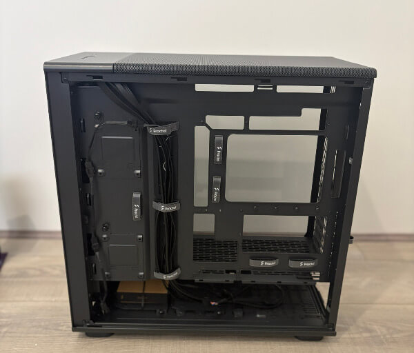 7FCEAA85 AF17 4046 A68B 05B666D6DC7D 1 102 a Fractal Design Epoch XL Review: Clean Design, Big Compatibility and Excellent Airflow