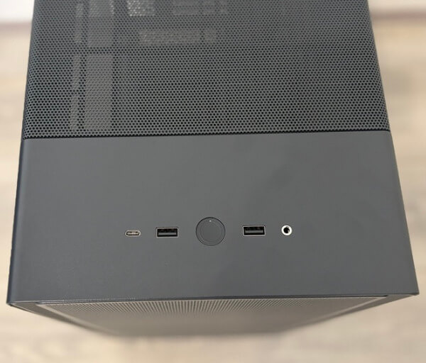 B20AED5D 6E0E 46F9 B050 A307A0167565 1 105 c Fractal Design Epoch XL Review: Clean Design, Big Compatibility and Excellent Airflow