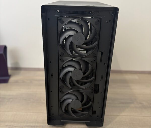B6D30622 7AD9 47EE A394 C62325A87325 1 102 a Fractal Design Epoch XL Review: Clean Design, Big Compatibility and Excellent Airflow