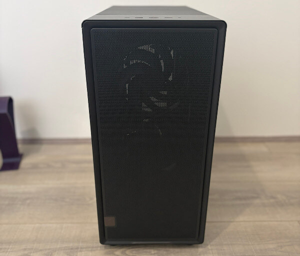 FDB8214B 0BEF 4930 8C7F 09B2545F354A 1 102 a Fractal Design Epoch XL Review: Clean Design, Big Compatibility and Excellent Airflow