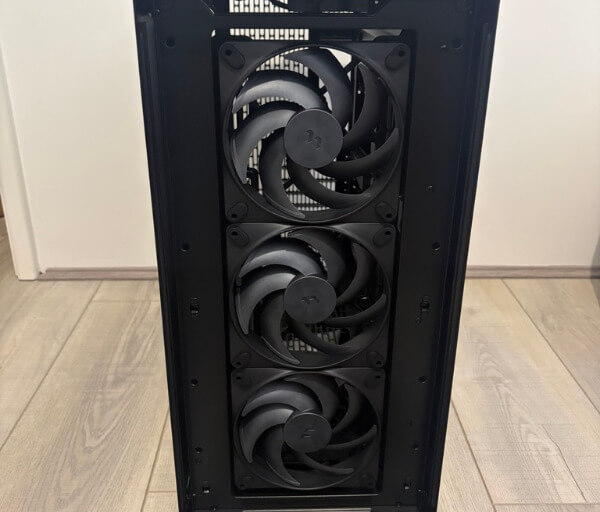 61C8FC03 D3E1 48CD ACD0 FA050BA55C8E 1 105 c Fractal North XL Momentum Edition Review - Scandinavian Style, Performance Ready