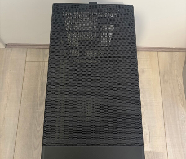 B08ABAF3 3B62 49F9 B98F EA4D1ED160E9 1 105 c Fractal North XL Momentum Edition Review - Scandinavian Style, Performance Ready