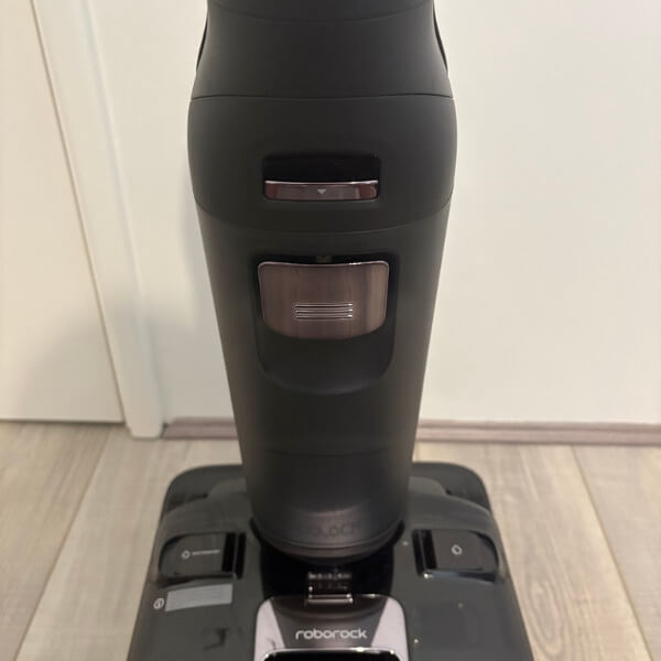 F98A745C 4952 488D AABD 487B013A5EA9 1 105 c Roborock F25 Ultra Review - Advanced Steam Power Meets Everyday Floor Care