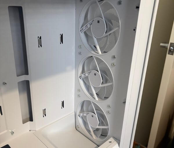 5AB685B7 156E 4204 828F 9A0CCA1F9A77 1 105 c Fractal Design Pop 2 Air Review: Clean Design Meets High Airflow Performance
