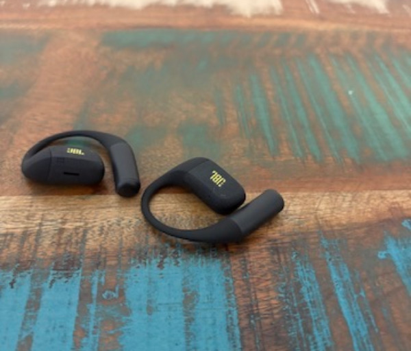 325534A0 7928 4ABC 9301 86BBB767DD22 4 5005 c JBL Endurance Zone Review: Open-Ear Sports Earbuds Built for Active Listening
