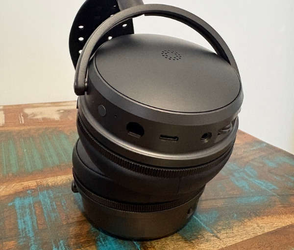 5227B145 974F 4F6F AE02 D0B54AB35915 1 105 c Audeze Maxwell 2 Review: Audiophile Gaming Sound With Serious Wireless Versatility