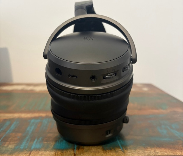 53073DC0 44CF 43DD 8582 70B4F1CF01E8 1 105 c Audeze Maxwell 2 Review: Audiophile Gaming Sound With Serious Wireless Versatility