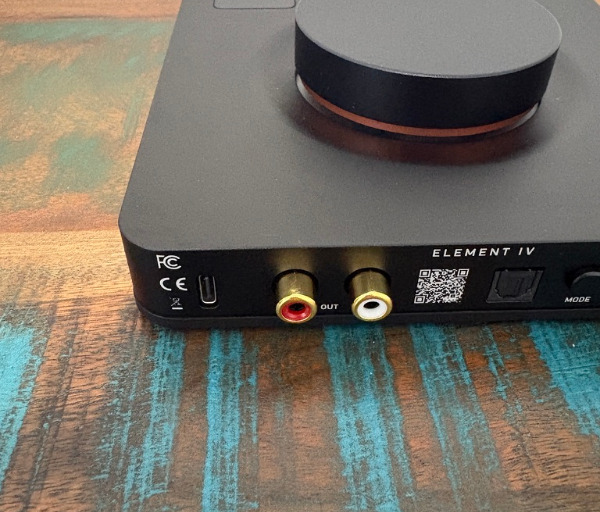 5A327645 BDB4 4885 8CAE 099D86F5B985 1 105 c JDS Labs Element IV Review: A Refined Desktop DAC/Amp Built for Serious Listening
