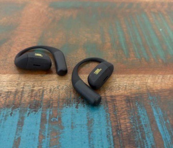 60F04EE2 2C68 4473 AAC0 E4C13C7772F2 4 5005 c JBL Endurance Zone Review: Open-Ear Sports Earbuds Built for Active Listening