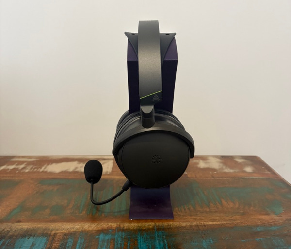 7DFFF9E5 6F7D 4B53 A71E 8EAAFEBC510C 1 105 c Audeze Maxwell 2 Review: Audiophile Gaming Sound With Serious Wireless Versatility