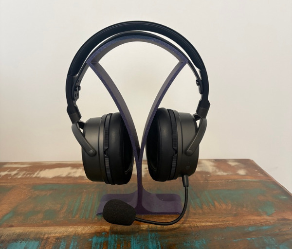 87DCFACC 3353 4253 AC07 DADE43E8F0D0 1 105 c Audeze Maxwell 2 Review: Audiophile Gaming Sound With Serious Wireless Versatility