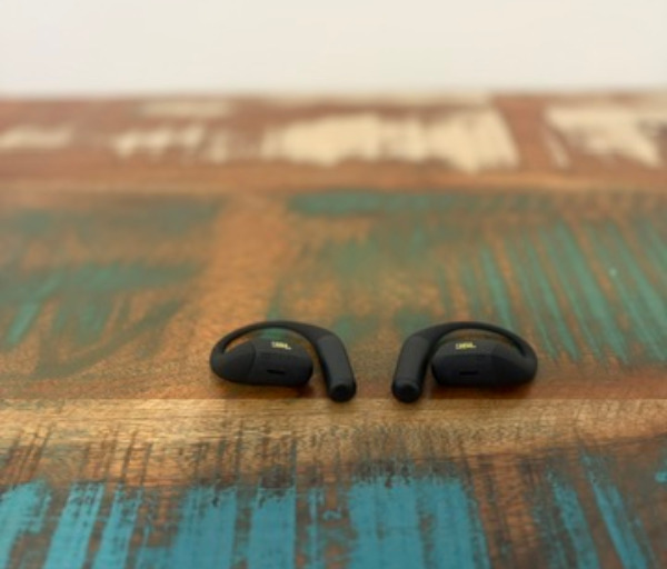 B6782808 EA4E 4917 B96C 9903D5F47DB0 4 5005 c JBL Endurance Zone Review: Open-Ear Sports Earbuds Built for Active Listening