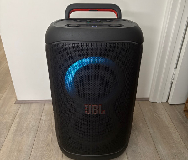 E962F64F A6BD 4F27 BCD2 B71C23323C3B 1 105 c JBL PartyBox 520 Review: A Powerful Portable Speaker Built for Big Sound