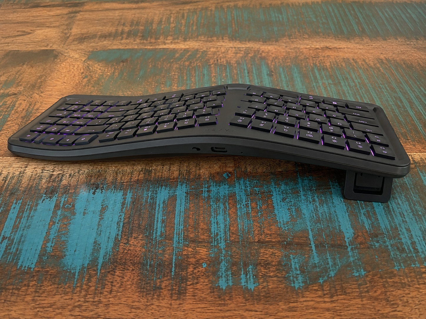 Razer Pro Type Ergo Review: A Comfortable Keyboard Built for Productive Workdays 7 00137dfe bbb7 4fd8 b2d4 9fc0cf111d0f Razer Pro Type Ergo Review: A Comfortable Keyboard Built for Productive Workdays