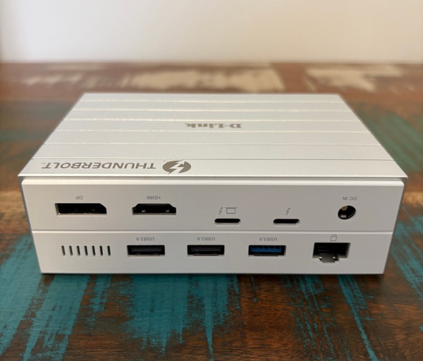 1EB4D0BD 6C84 4AE4 870B 4F1E5AE890CB 1 105 c D-Link DUF-E01 Review: A Powerful Thunderbolt 4 Dock for Cleaner, Faster Desk Setups