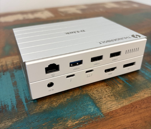4AB3C021 F186 49CC 88BB 085A0D7E6F73 1 105 c D-Link DUF-E01 Review: A Powerful Thunderbolt 4 Dock for Cleaner, Faster Desk Setups