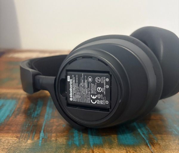 56569226 5BEB 4A33 A562 1193DEB0D1DE 1 105 c SteelSeries Arctis Nova Pro Omni Review: A Premium Wireless Headset Built for Serious Gaming