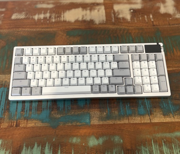 630F24EE 5469 4FB6 99E6 7CB232661392 1 105 c ASUS ROG Azoth 96 HE Review: A High-End Wireless Keyboard With Customisation at Its Core