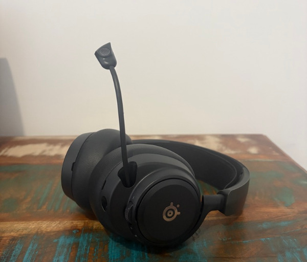 A793EE81 1B22 4FA6 AB28 3C4305387FD2 1 105 c SteelSeries Arctis Nova Pro Omni Review: A Premium Wireless Headset Built for Serious Gaming
