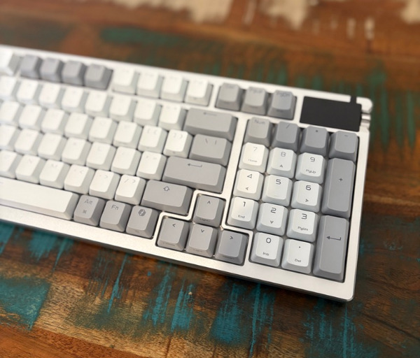 B5E550EF 2ED0 4A3D B40B 90867629E9B7 1 105 c ASUS ROG Azoth 96 HE Review: A High-End Wireless Keyboard With Customisation at Its Core