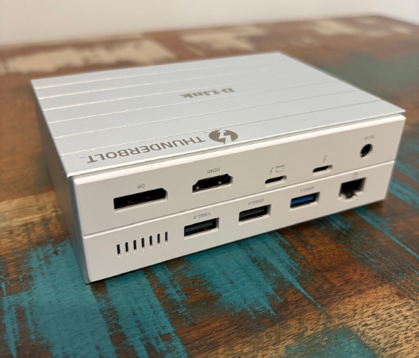 D7CE0919 579D 4BB7 86E6 050A21CF9219 1 105 c D-Link DUF-E01 Review: A Powerful Thunderbolt 4 Dock for Cleaner, Faster Desk Setups