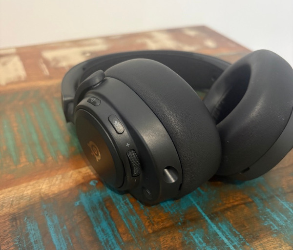 EA6FC85A A70A 4821 88DD F0355CC4536F 1 105 c SteelSeries Arctis Nova Pro Omni Review: A Premium Wireless Headset Built for Serious Gaming