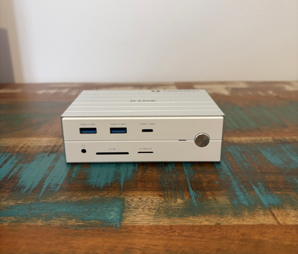 F7329BB0 23B8 4625 8601 31B3F5BFB324 1 105 c D-Link DUF-E01 Review: A Powerful Thunderbolt 4 Dock for Cleaner, Faster Desk Setups