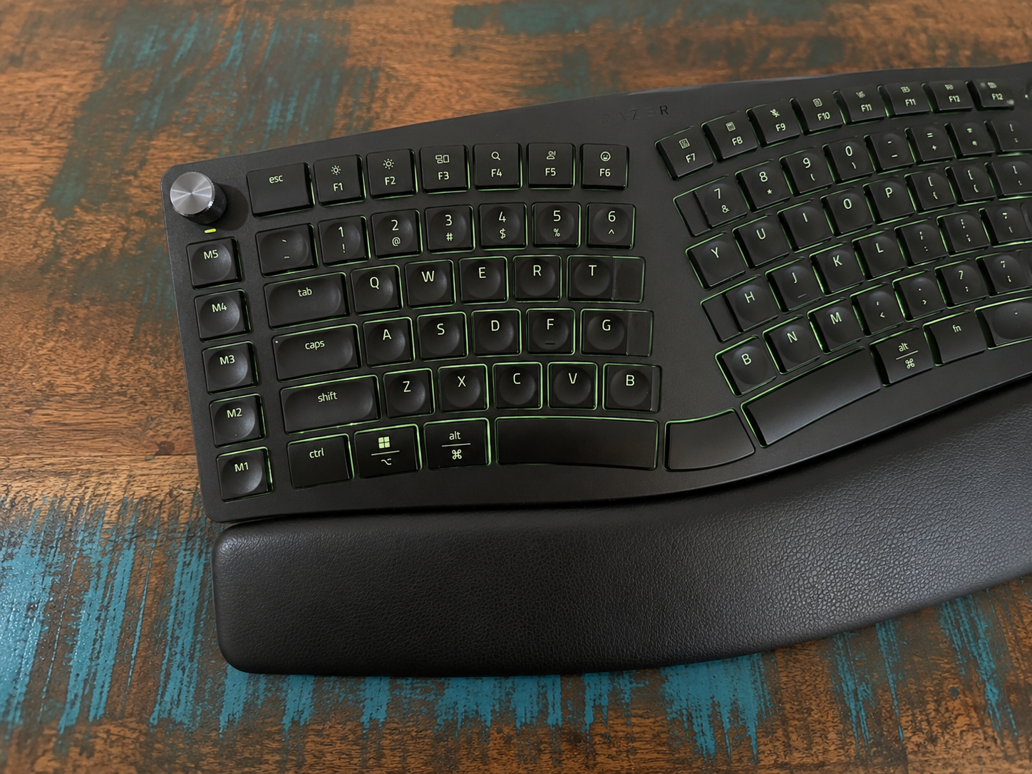 Razer Pro Type Ergo Review: A Comfortable Keyboard Built for Productive Workdays 3 d5b5666d 9735 46b8 afed 74827cac5df5 Razer Pro Type Ergo Review: A Comfortable Keyboard Built for Productive Workdays