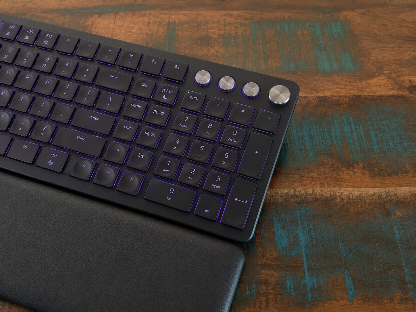 Razer Pro Type Ergo Review: A Comfortable Keyboard Built for Productive Workdays 4 f03ed382 2eaf 4a6f ada4 1ac25756f5c1 Razer Pro Type Ergo Review: A Comfortable Keyboard Built for Productive Workdays