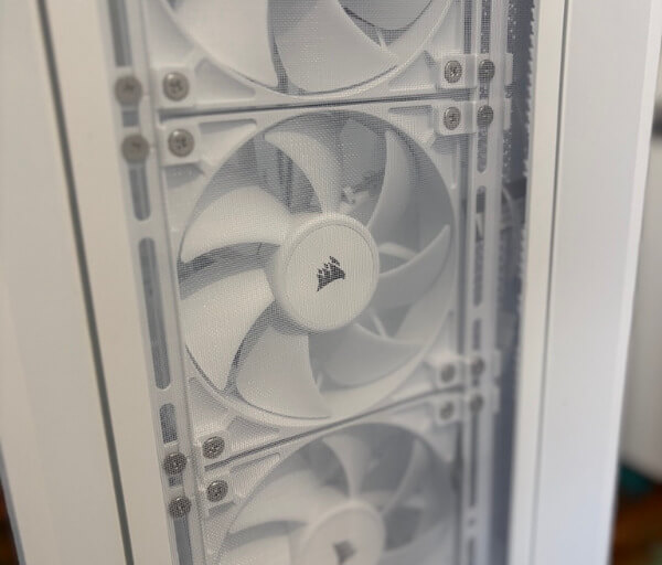 29D8DA10 45EF 4C8B A1C8 1AB718ADCC30 1 105 c Corsair FRAME 4000D WOOD RS Review: A Flexible Mid-Tower With Premium Wood Detailing