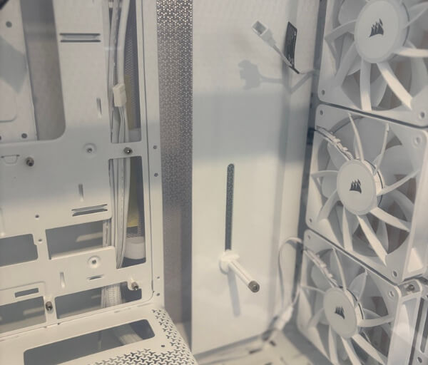 62A5F1CA 1A86 4C8C 8067 2620144E409A 1 105 c Corsair FRAME 4000D WOOD RS Review: A Flexible Mid-Tower With Premium Wood Detailing