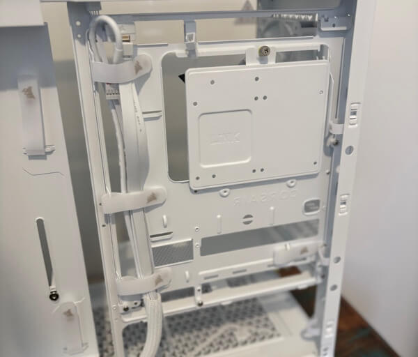 A170E104 8B20 4AF8 91BE C950DA5EF1C9 1 105 c Corsair FRAME 4000D WOOD RS Review: A Flexible Mid-Tower With Premium Wood Detailing