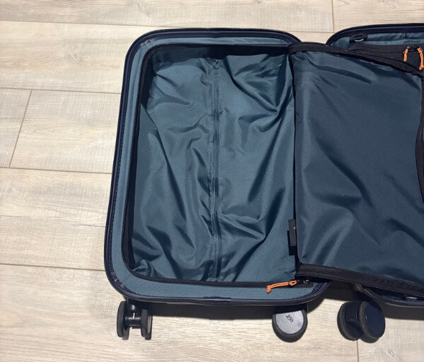 A1FF4652 F38F 46B8 A0D3 6355E3C72591 1 105 c Bellroy Transit Carry-On Review: Thoughtful Design Meets Everyday Travel Convenience